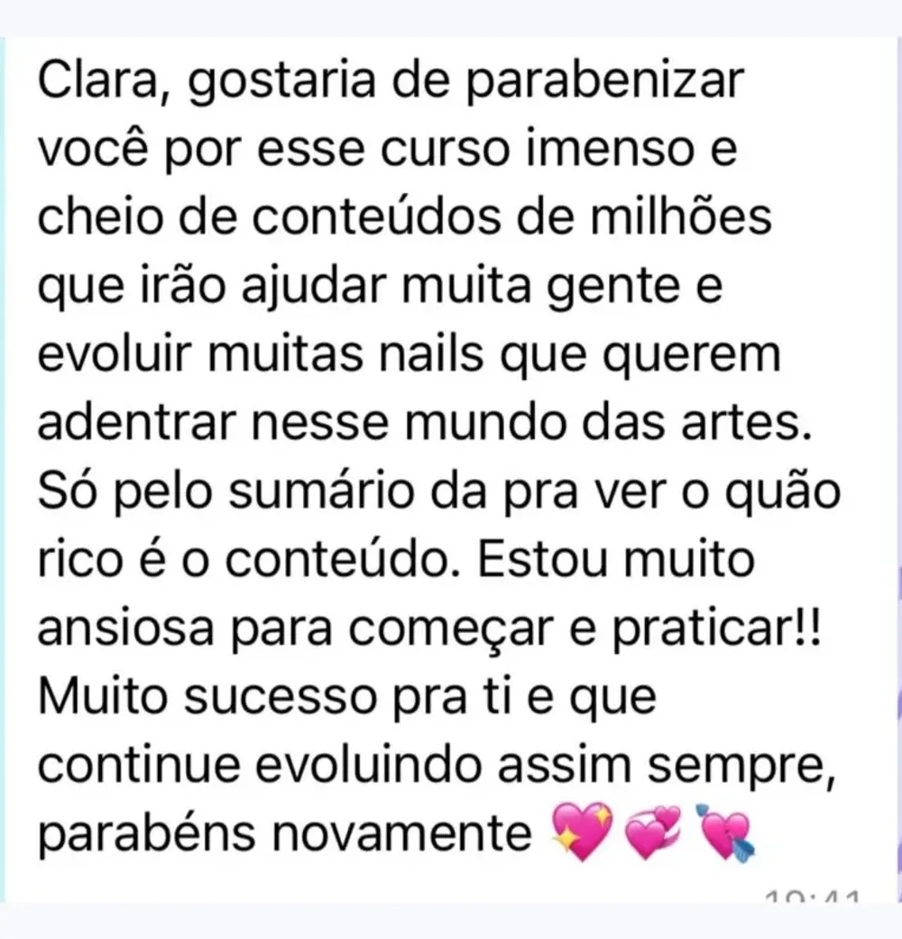 Mensagem de aluna parabenizando a Clara pelo curso imenso e cheio de conteúdos, ansiosa para começar a praticar